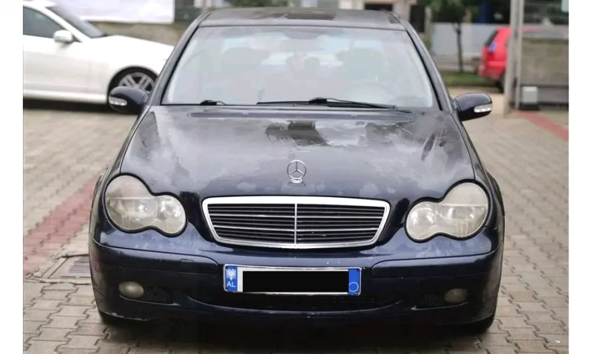 Cars for sale in Tirana, Mercedes-Benz, 2001 Diesel,Kambio Automatik Payment 2,200  Euro.