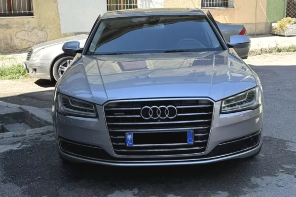 Makina ne shitje ne Tirane - 15,999 Euro