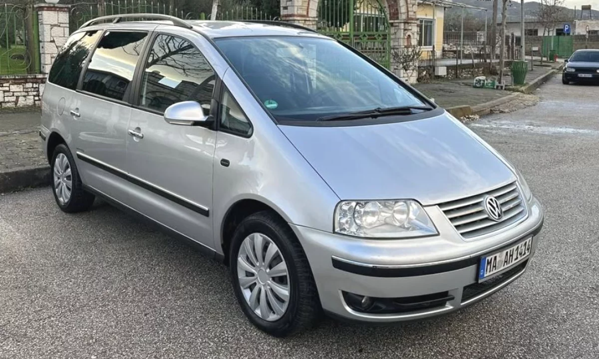 Cars for sale in Tirana, Volkswagen, 2008 gasoline-gas,Kambio Manual Payment 5,000  Euro.
