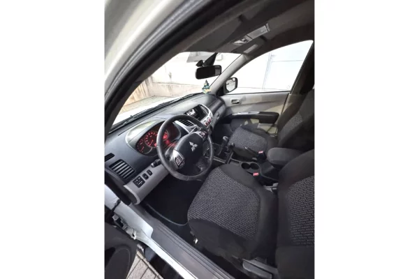 Cars for sale in Tirana, Mitsubishi, 2013 Diesel,Kambio Manual Payment 12,300  Euro.