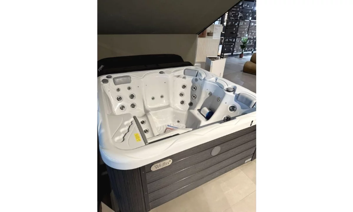 Shitet Xhakuzi me Hidromasazh