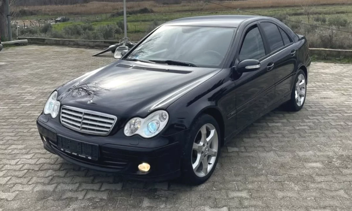 Cars for sale in Tirana, Mercedes-Benz, 2006 Diesel,Kambio Manual Payment 4,400  Euro.