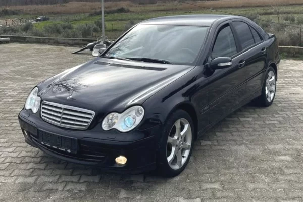 Cars for sale in Tirana, Mercedes-Benz, 2006 Diesel,Kambio Manual Payment 4,400  Euro.
