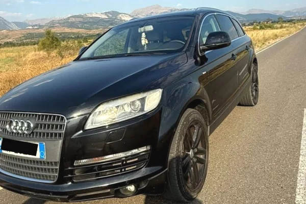 Makina ne shitje ne Tirane - 5,500 Euro