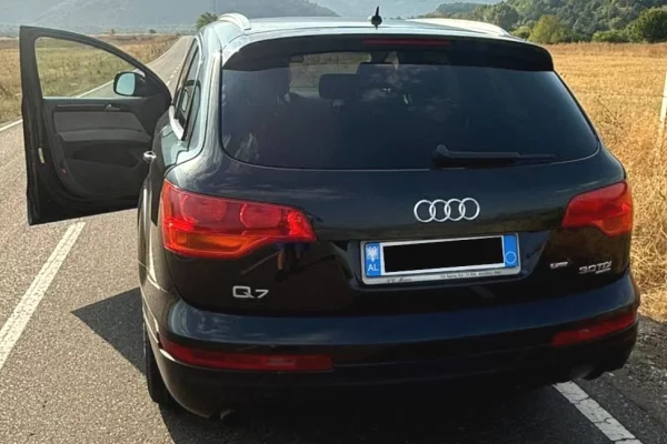 Cars for sale in Tirana, Audi, 2006 Diesel,Kambio Automatik Payment 5,500  Euro.