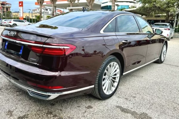 Makina ne shitje ne Tirane - 35,000 Euro