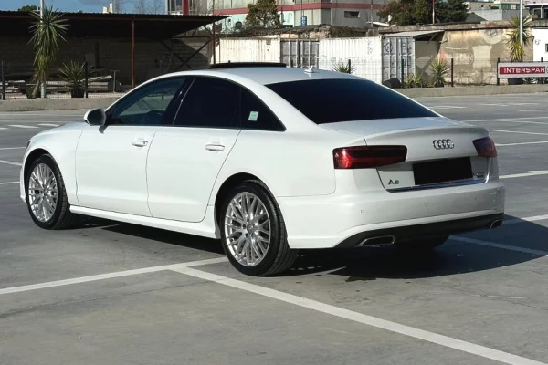 Makina ne shitje ne Tirane - 13,400 Euro