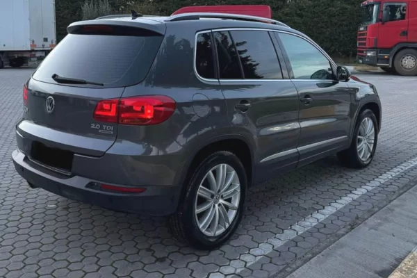 Makina ne shitje ne Vlore - 11,000 Euro