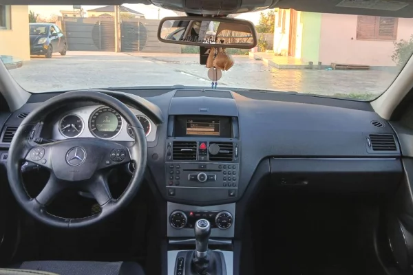 Makina ne shitje ne Durres - 5,700 Euro