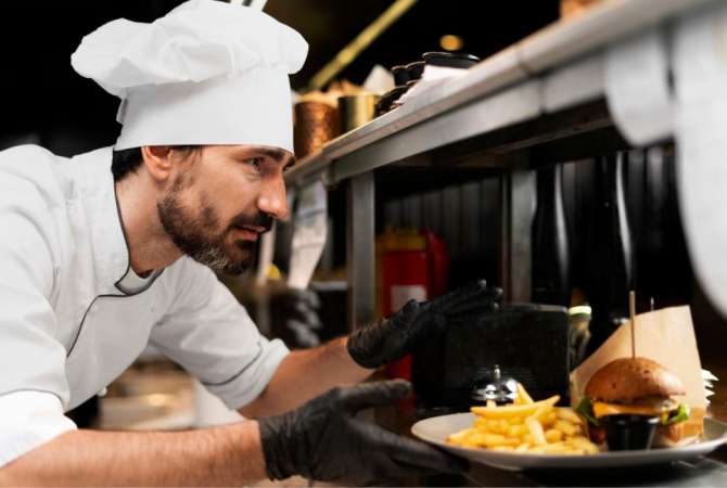 Njoftime Pune per Ndihmës Kuzhinier ne Tirane