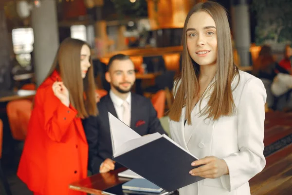 Njoftime Pune per Hostes ne Tirane