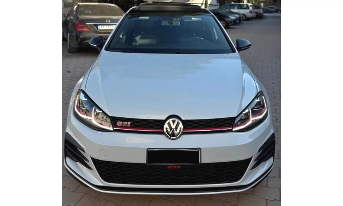 Makina ne shitje ne Tirane, Volkswagen, 2019 Diesel,Kambio Automatik Pagesa 18,000  Euro.