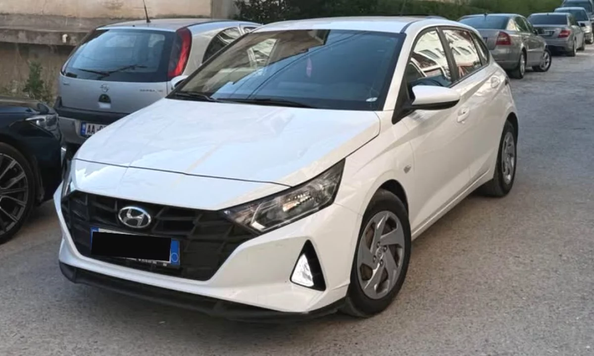 Makina ne shitje ne Tirane, Hyundai, 2021 gasoline-gas,Kambio Automatik Pagesa 12,000  Euro.