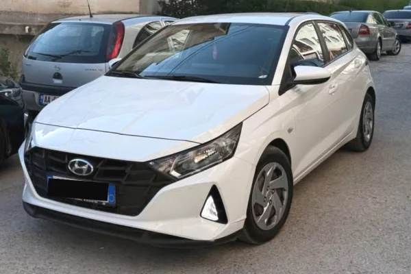 Makina ne shitje ne Tirane - 12,000 Euro