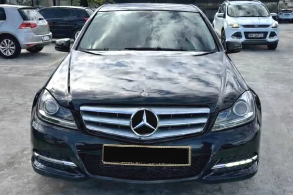 Makina ne shitje ne Tirane - 9,000 Euro