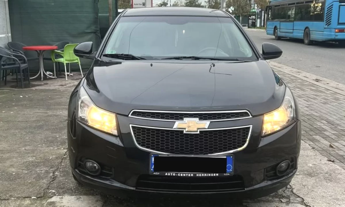 Makina ne shitje ne Tirane, Chevrolet, 2012 Diesel,Kambio Automatik Pagesa 5,500  Euro.