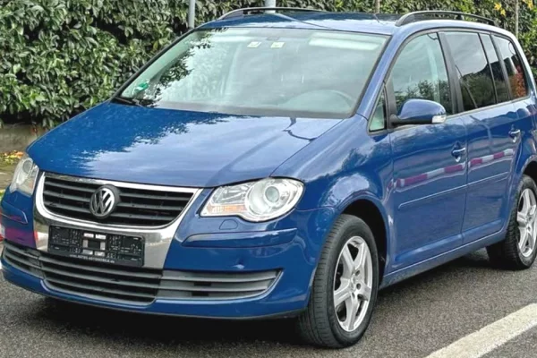 Makina ne shitje ne Tirane - 4,300 Euro