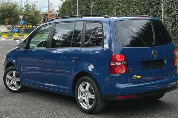 Makina ne shitje ne Tirane - 4,300 Euro