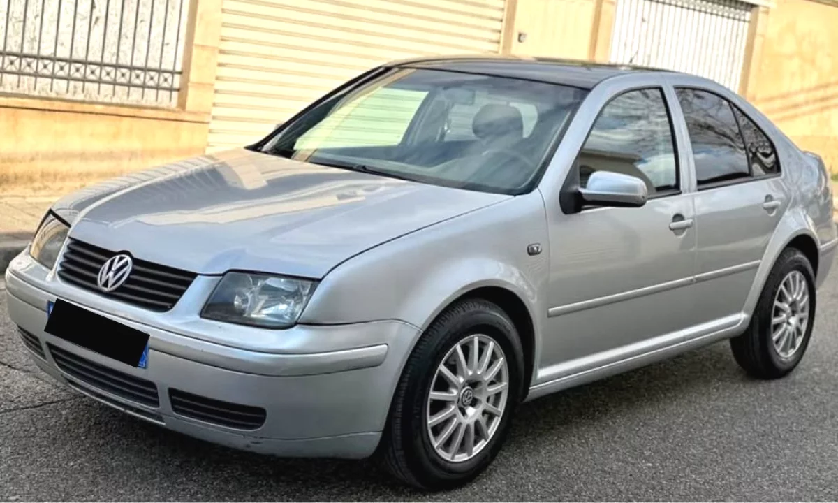 Makina ne shitje ne Tirane, Volkswagen, 2005 Diesel,Kambio Manual Pagesa 1,900  Euro.