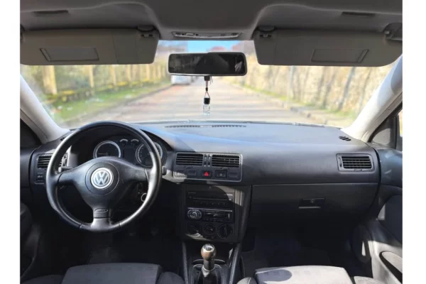 Makina ne shitje ne Tirane - 1,900 Euro