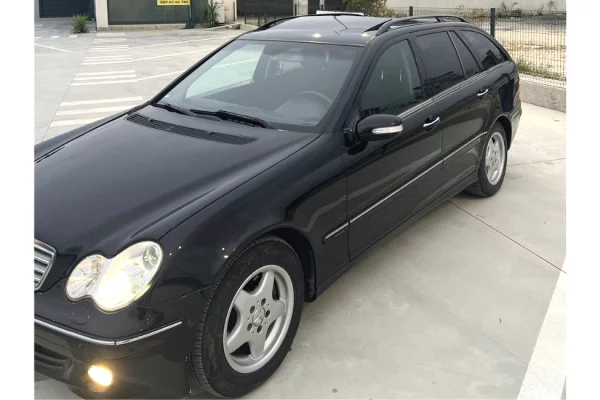 Makina ne shitje ne Fier - 4,200 Euro