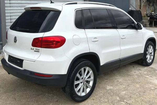 Makina ne shitje ne Tirane - 8,500 Euro