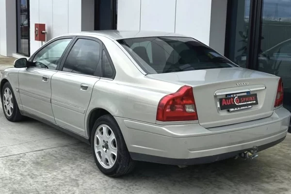 Makina ne shitje ne Tirane - 3,500 Euro