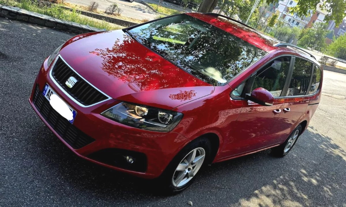 Makina ne shitje ne Tirane, Seat, 2012 Benzine,Kambio Manual Pagesa 5,500  Euro.