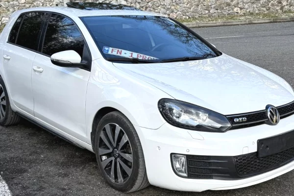 Makina ne shitje ne Tirane - 8,300 Euro