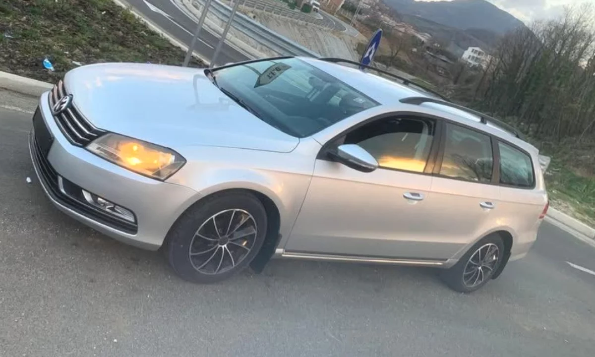 Makina ne shitje ne Tirane, Volkswagen, 2012 Diesel,Kambio Automatik Pagesa 5,700  Euro.