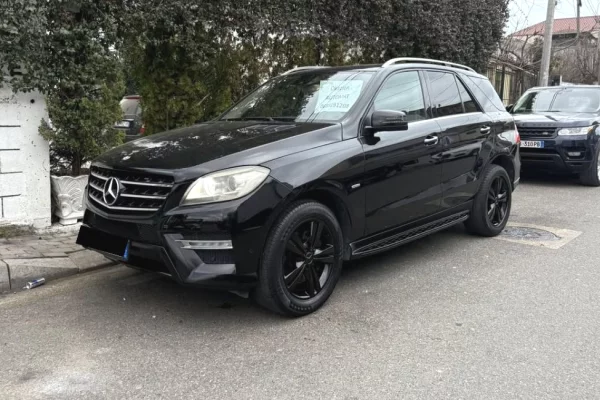 Makina ne shitje ne Tirane - 12,500 Euro