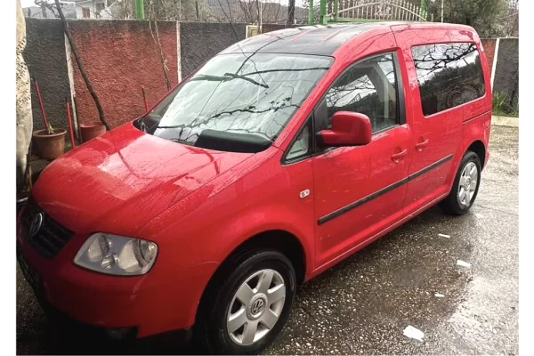 Makina ne shitje ne Tirane - 5,000 Euro