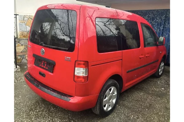 Makina ne shitje ne Tirane - 5,000 Euro