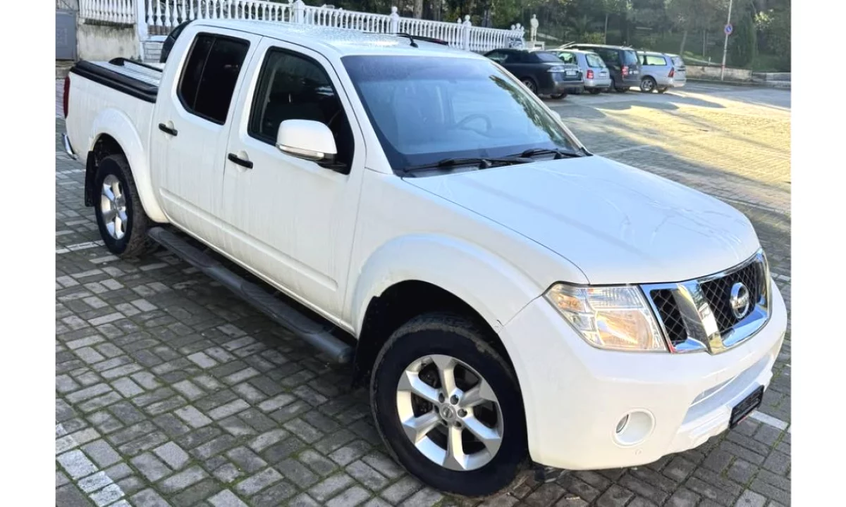 Makina ne shitje ne Tirane, Nissan, 2011 Diesel,Kambio Automatik Pagesa 11,500  Euro.