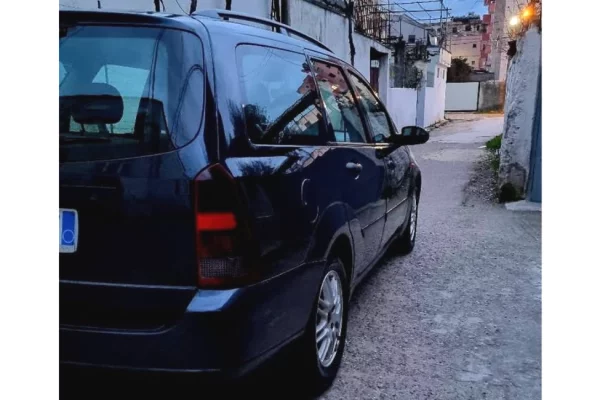 Makina ne shitje ne Lushnje - 1,700 Euro