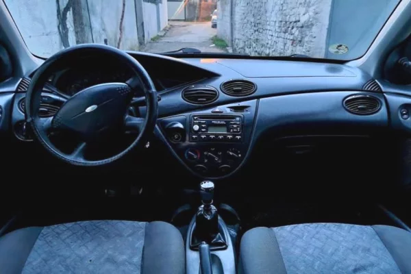 Makina ne shitje ne Lushnje - 1,700 Euro