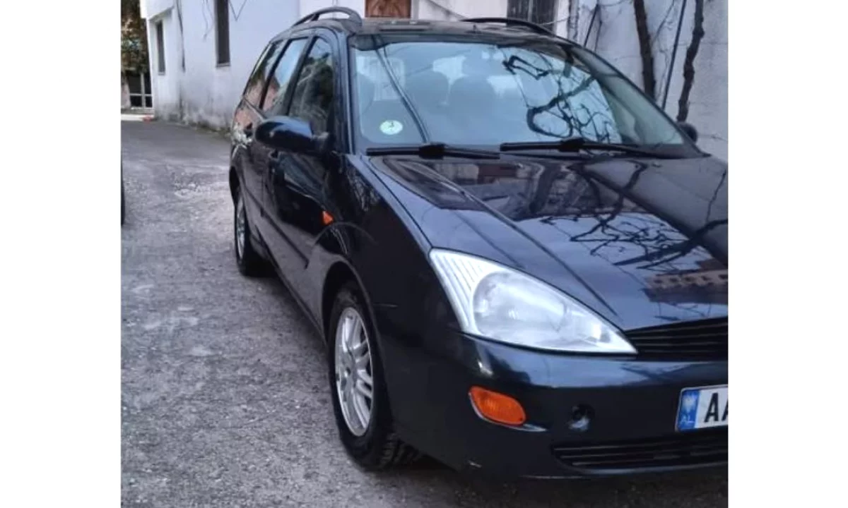 Auto in Vendita a Lushnja, Ford, 2001 Diesel,Kambio Manual Pagamento 1,700  Euro.