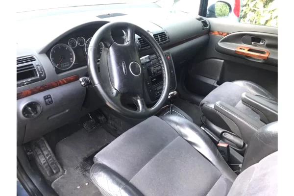 Makina ne shitje ne Tirane - 4,000 Euro