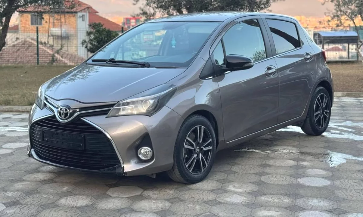 Makina ne shitje ne Tirane, Toyota, 2015 Diesel,Kambio Manual Pagesa 6,700  Euro.