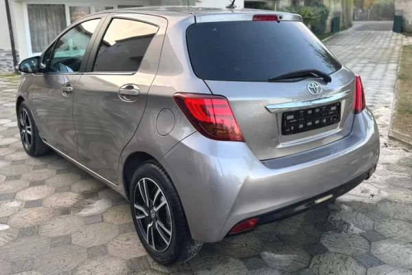 Makina ne shitje ne Tirane - 6,700 Euro