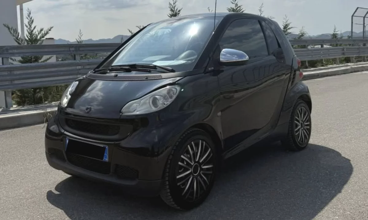 Makina ne shitje ne Tirane, Smart, 2008 Diesel,Kambio Automatik Pagesa 3,500  Euro.