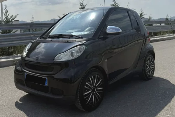 Makina ne shitje ne Tirane - 3,500 Euro