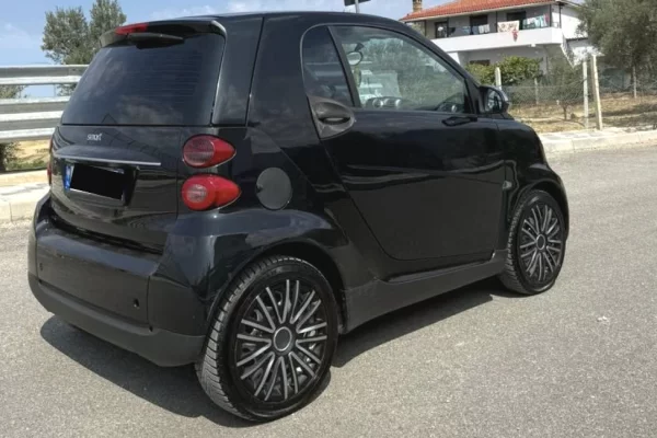 Makina ne shitje ne Tirane - 3,500 Euro