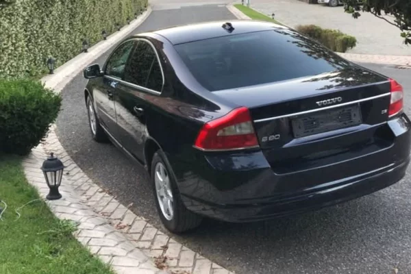 Makina ne shitje ne Tirane - 4,600 Euro