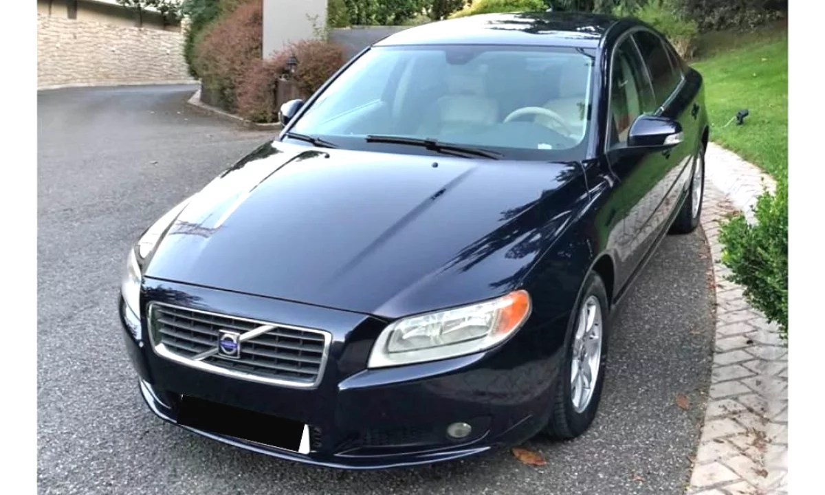 Makina ne shitje ne Tirane, Volvo, 2009 Diesel,Kambio Automatik Pagesa 4,600  Euro.