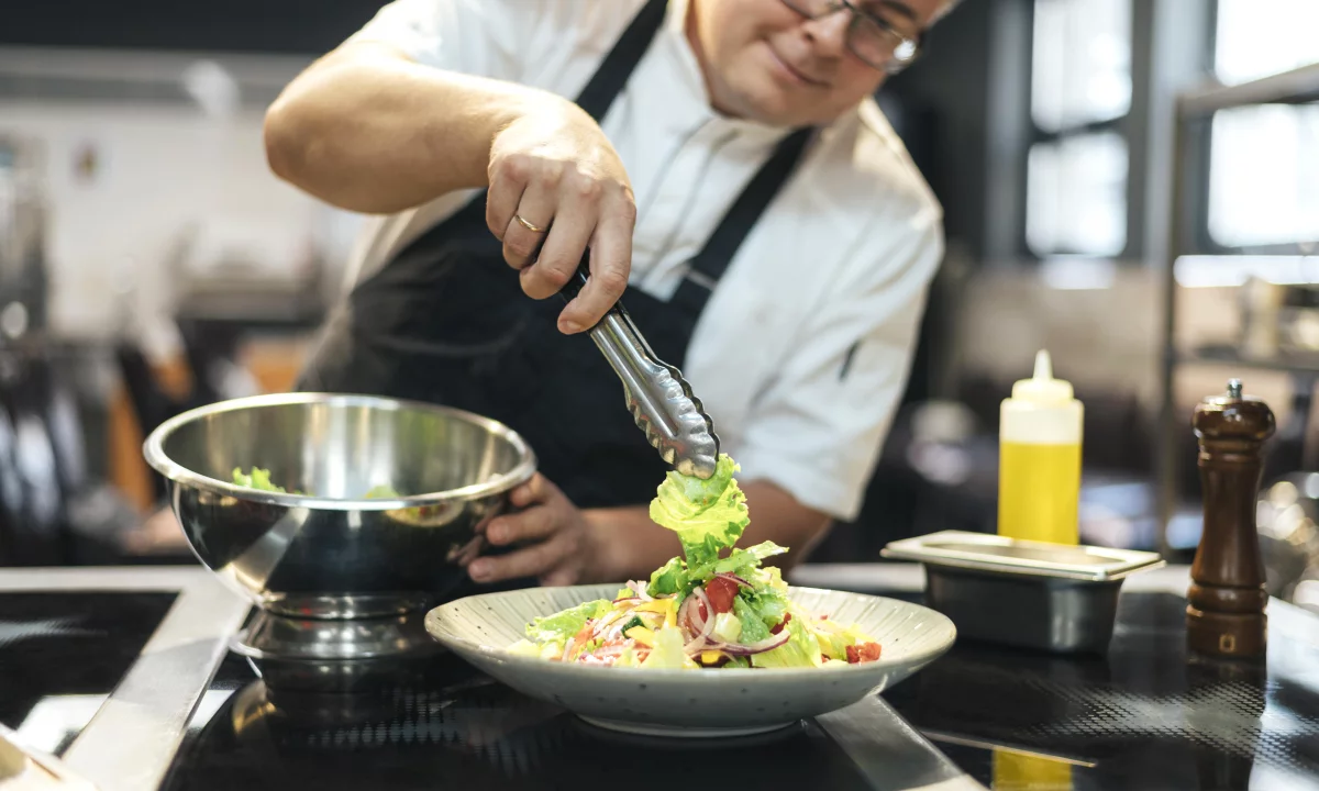 Njoftime Pune ne Tirane, Profesioni Kamarier,  Ndihmës Kamarier, Kuzhinier, Ndihmës Kuzhinier, Shitës/e në dyqanin e mishit , Me eksperience, Pagesa Me Marreveshje.