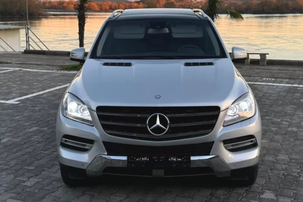 Makina ne shitje ne Tirane - 13,500 Euro