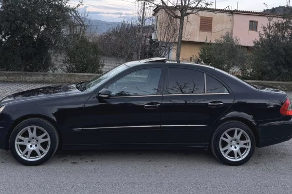 Makina ne shitje ne Tirane - 5,700 Euro