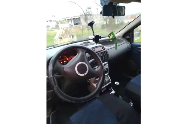 Makina ne shitje ne Tirane - 1,200 Euro