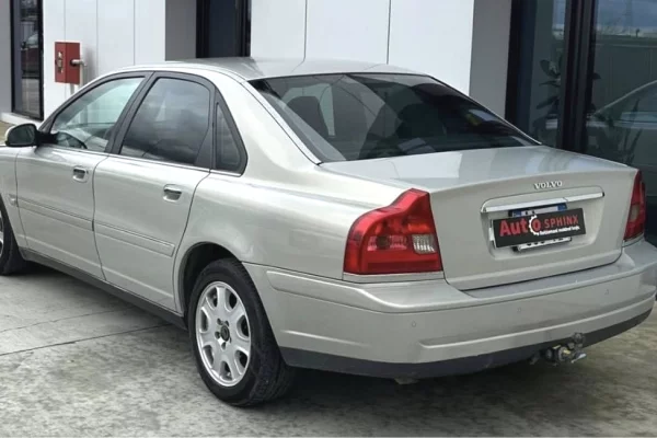 Makina ne shitje ne Tirane - 3,500 Euro